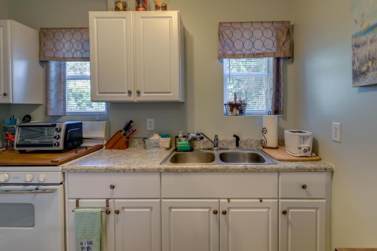 Sneads Ferry Vacation Rental Studio With Water Views Exteriér fotografie
